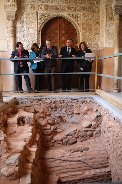 Andalusia’s minister for Culture visits Court of the Lions