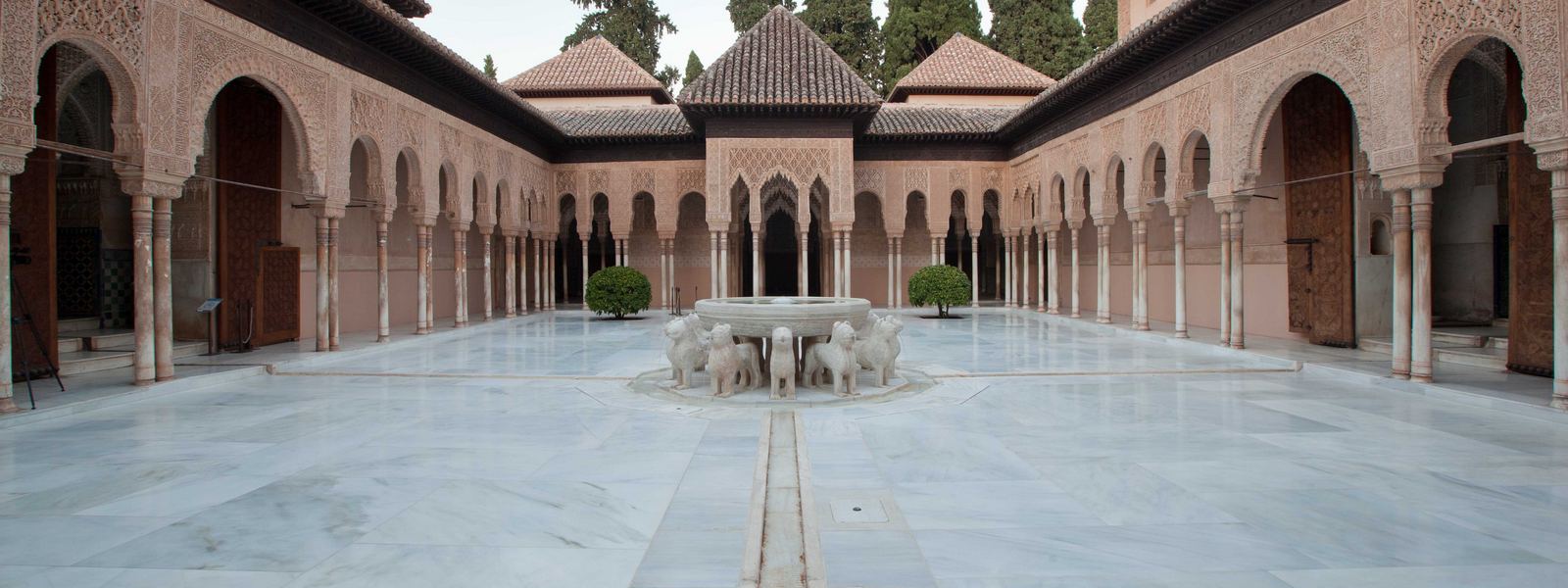 Pavimentación del patio de los Leones: conocimiento y tecnología de una  intervención - Patronato de la Alhambra y Generalife