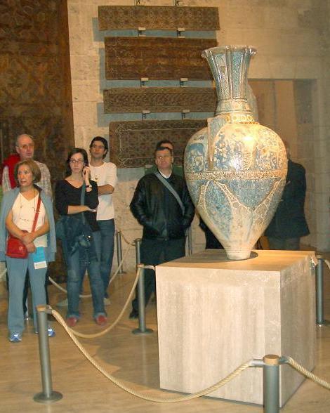 Guided visits to the Museum of the Alhambra