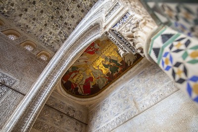 La Alhambra licita la restauración de las yeserías interiores de tres alcobas de la Sala de los Reyes