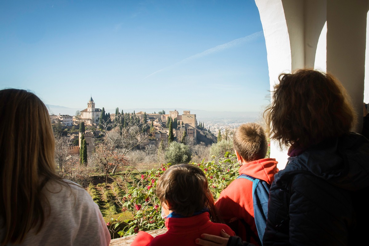 <strong>La Alhambra ofrece a las familias un nuevo programa de visitas guiadas</strong>