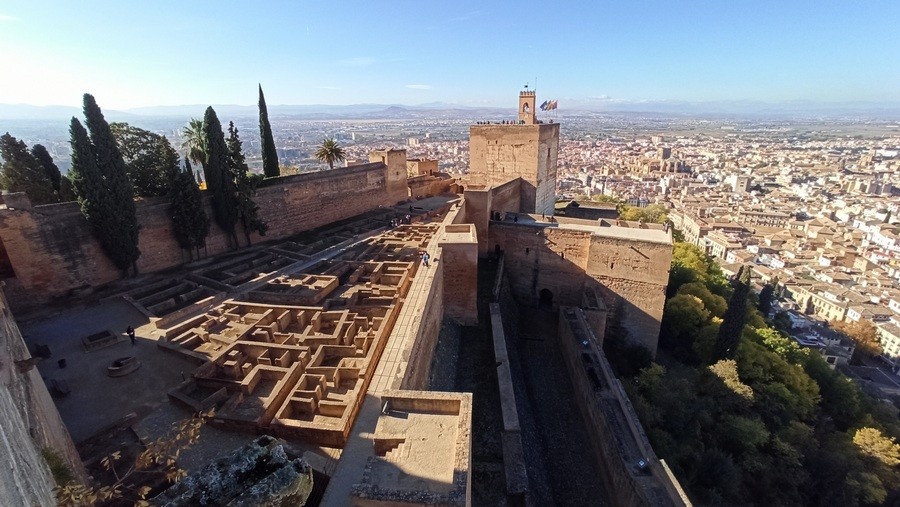 La Alcazaba de la Alhambra. Una fortaleza en evolución, I