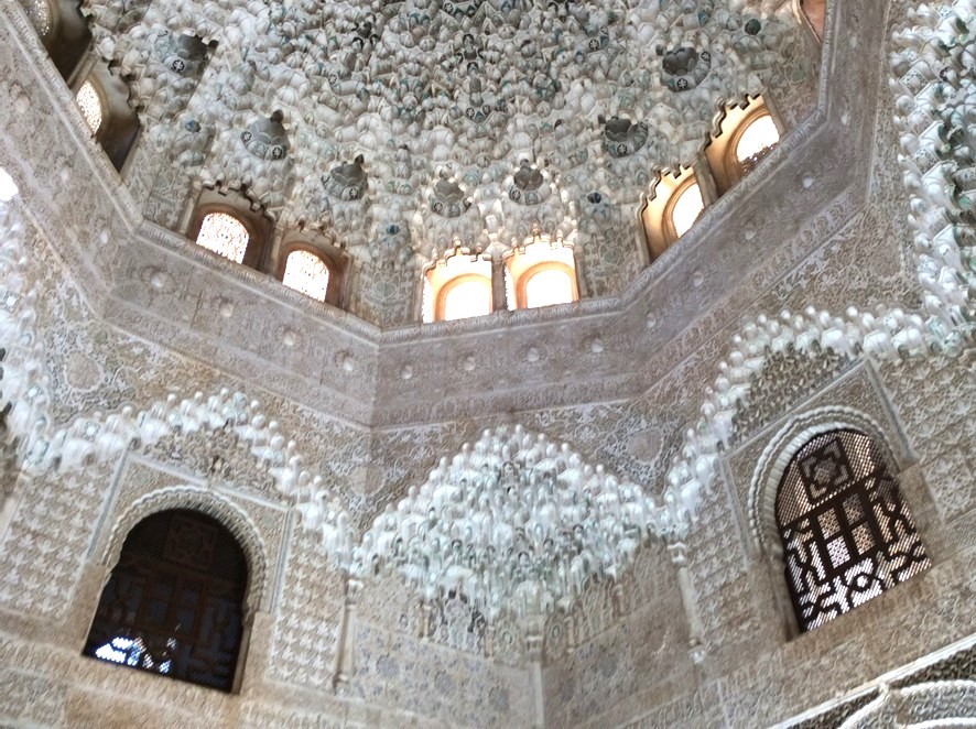 Muhammad V: Vida y soluciones decorativas en la Alhambra